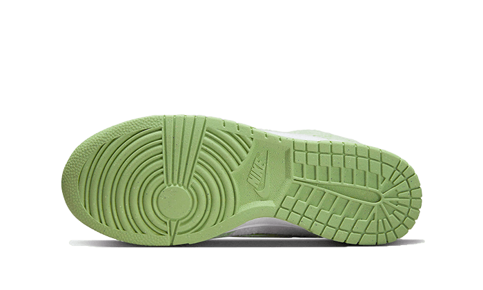 Nike Dunk Low SE Fleece Green